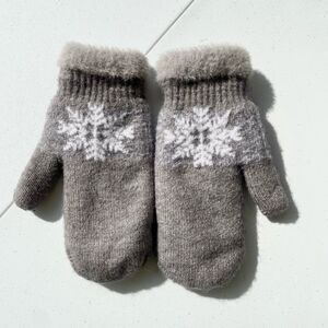 Women’s Winter Mittens Gray Snowflake Knit Warm Fleece Lined